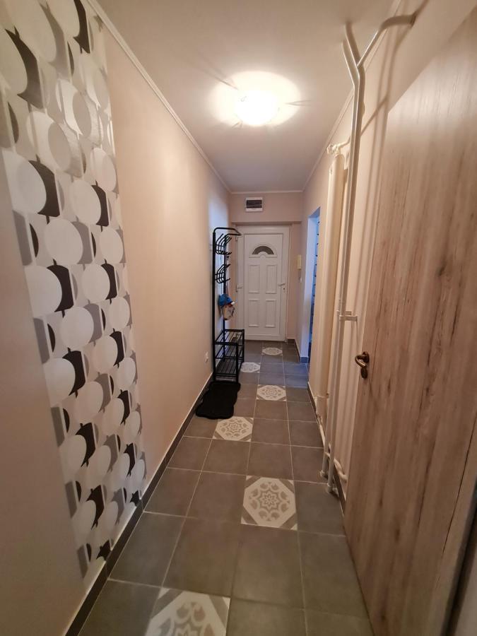 Tatabanya Ujvarosi Lakas Экстерьер фото